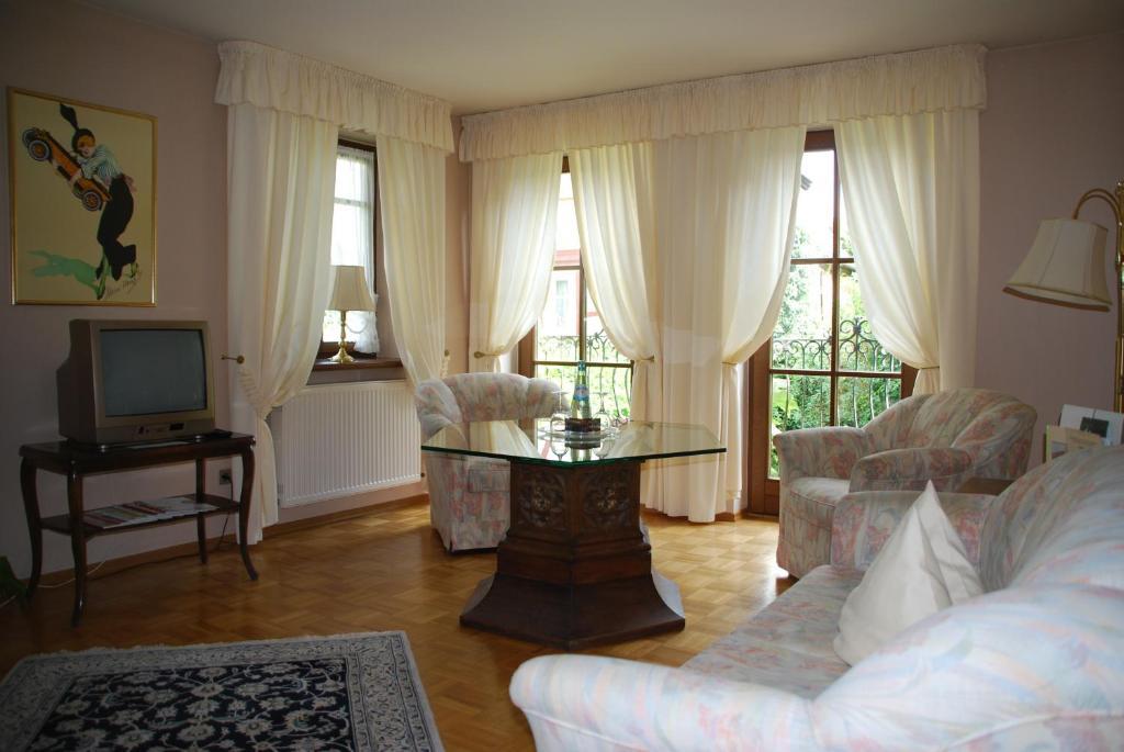 Hotel Krone Laudenbach  객실 사진